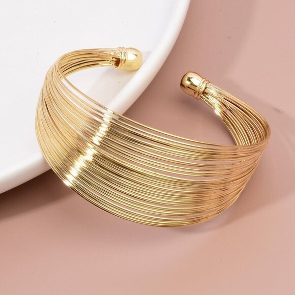 Yellow Gold Fashionable Women's Minimalist Cuff Bangle - Picture 3 of 4